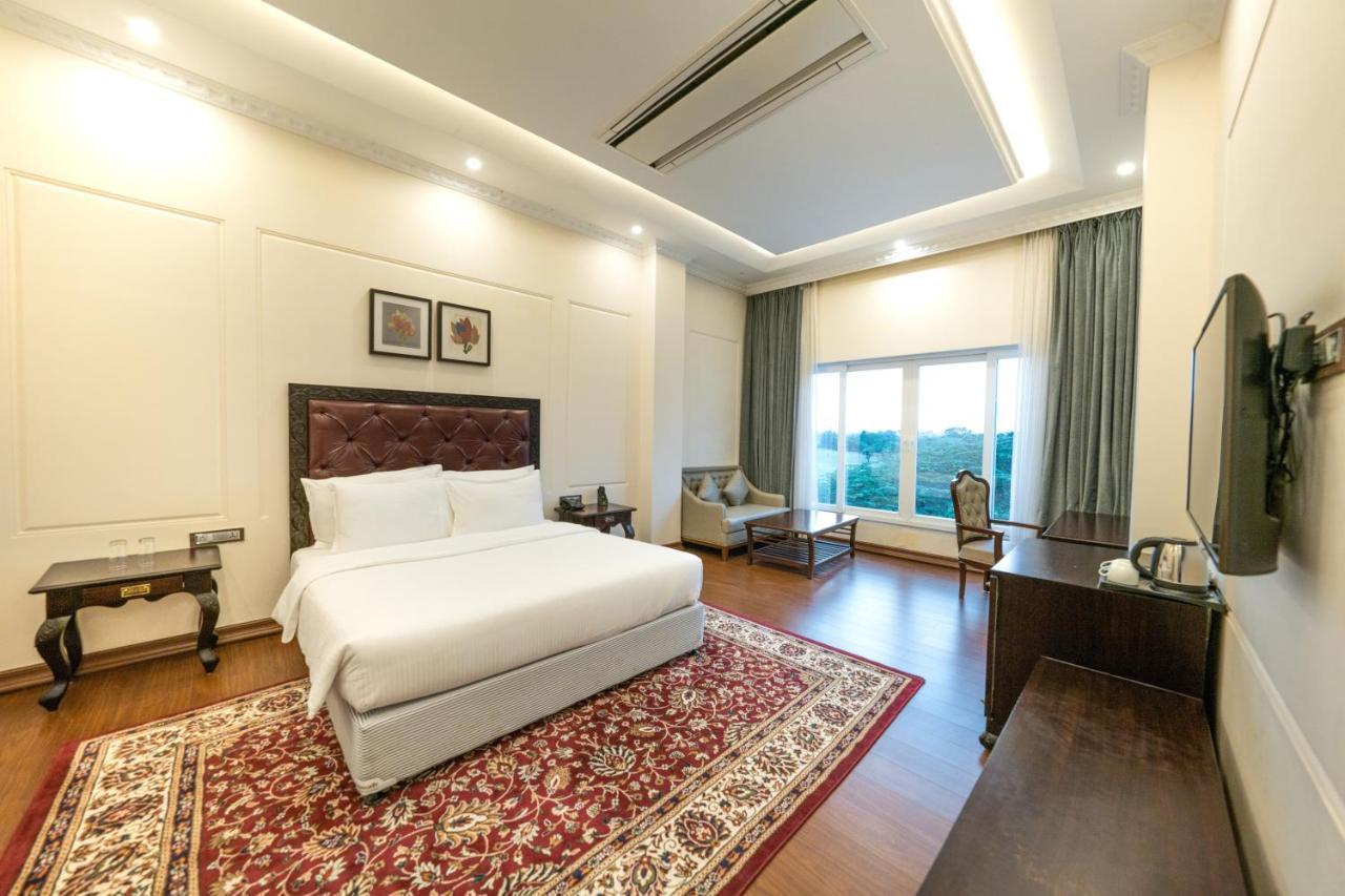 Naya Raipur Fairway Golf & Lake Resort المظهر الخارجي الصورة